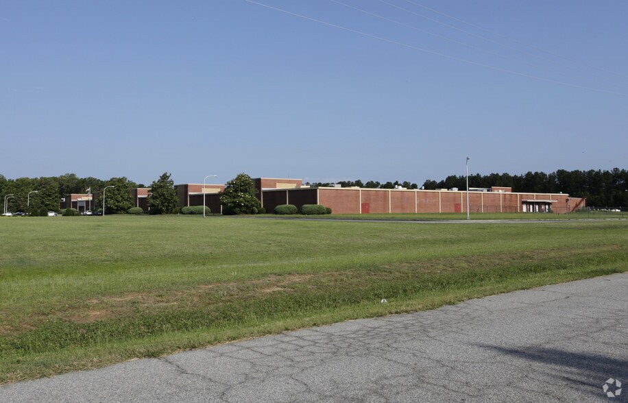100 Bailey Plant Rd, Clinton, SC à vendre - Photo principale – Image 1 sur 7
