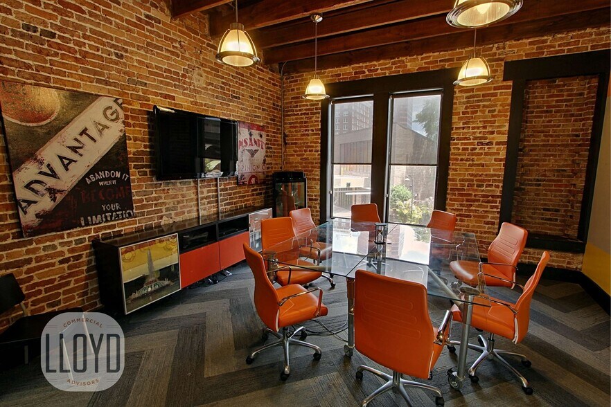 43 E Pine St, Orlando, FL à louer - Photo de l’immeuble – Image 3 sur 7