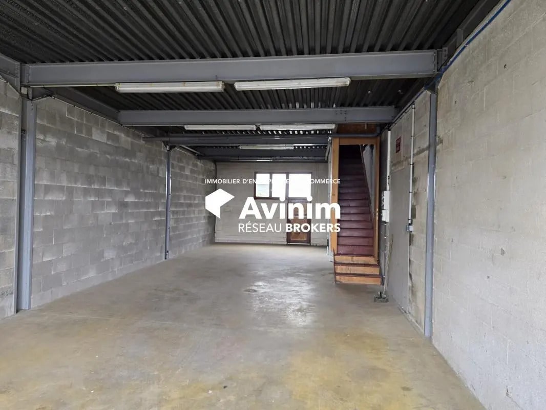 Industriel/Logistique dans Domont à louer Photo intérieure– Image 1 sur 6