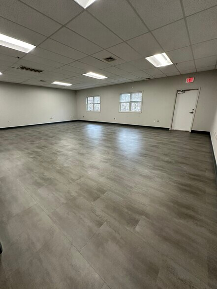 75 Berlin Rd, Cromwell, CT à louer - Photo intérieure – Image 3 sur 8