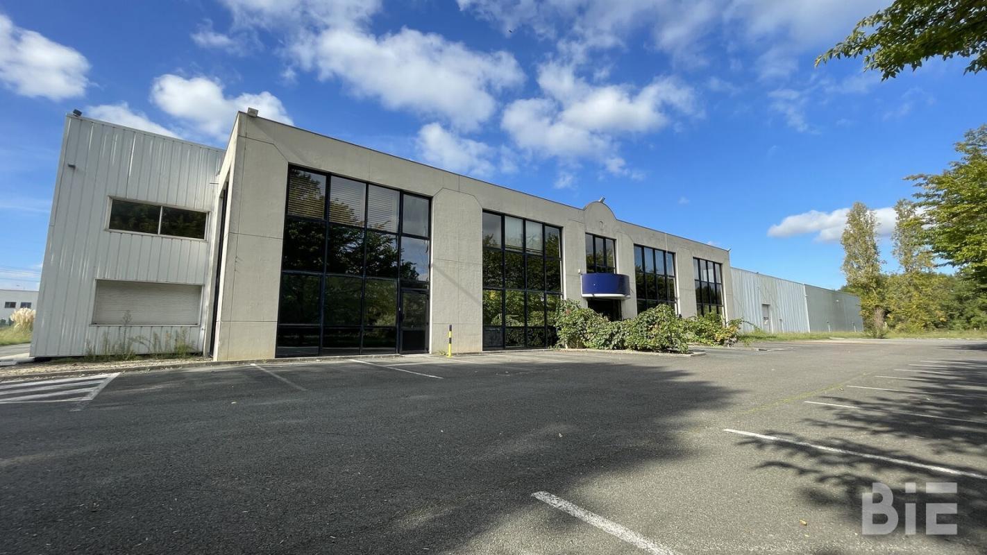 18 Rue André-Marie Ampère, Carbon-Blanc à louer Photo de l’immeuble– Image 1 sur 12