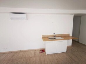Bureau dans Pontault-Combault à louer Photo intérieure– Image 2 sur 5