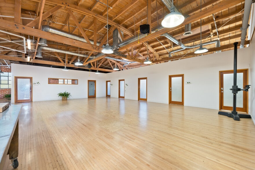 6535-6547 Santa Monica Blvd, Los Angeles, CA à louer - Photo intérieure – Image 3 sur 9