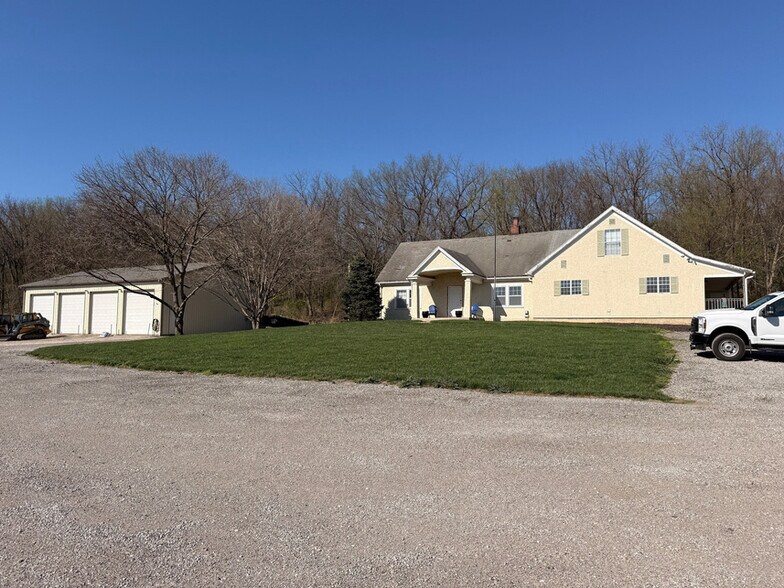 7900 NW Naylor Rd, Kansas City, MO à vendre - Photo principale – Image 1 sur 3