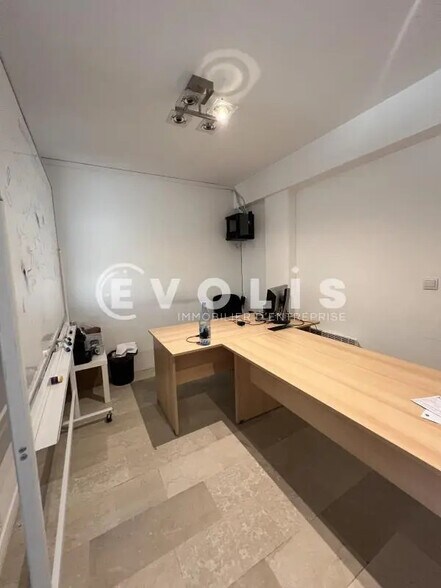 Bureau dans Fontenay-sous-Bois à louer - Photo de l’immeuble – Image 3 sur 9