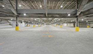 28-10 Whitestone Expy, Flushing, NY à louer Photo intérieure– Image 2 sur 4