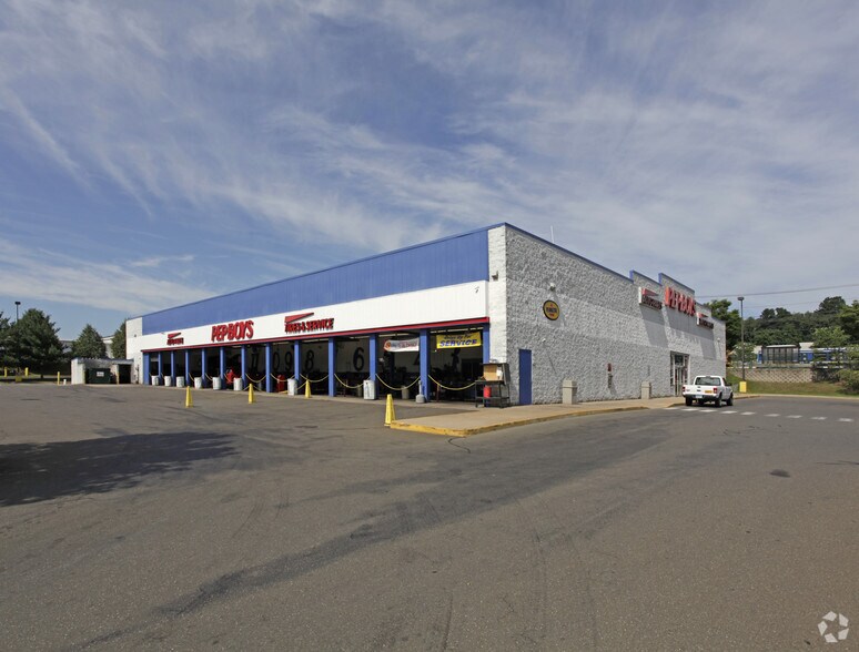 2335 Dixwell Ave, Hamden, CT à louer - Photo principale – Image 2 sur 7