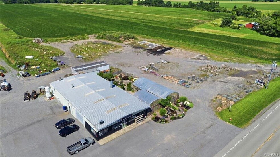 3779 Lower Mountain Rd, Sanborn, NY à vendre - Photo de l’immeuble – Image 2 sur 30