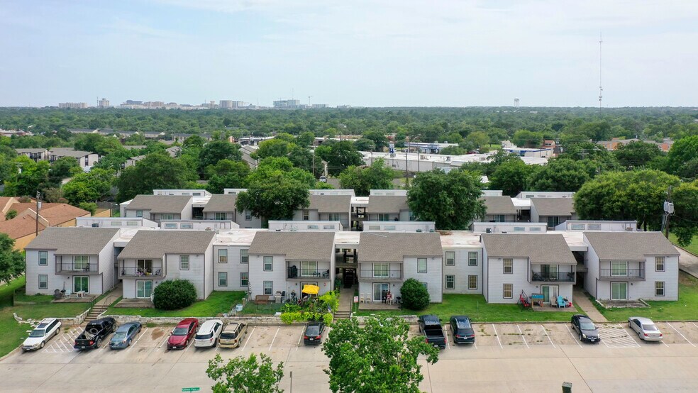 2000 Kazmeier Plz, Bryan, TX à vendre - Photo de l’immeuble – Image 2 sur 23