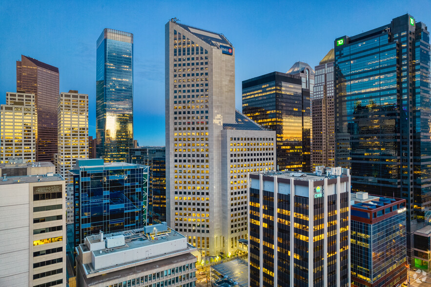 350 7th Ave SW, Calgary, AB à louer - Photo principale – Image 1 sur 7