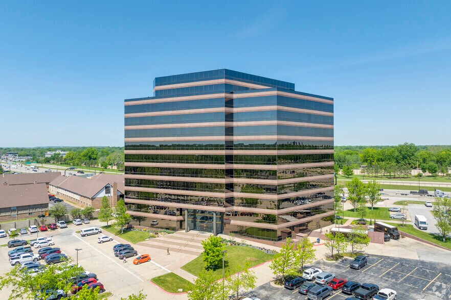 4200 E Skelly Dr, Tulsa, OK à louer - Photo principale – Image 2 sur 21