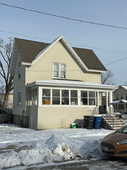 817 Cherry St, Oshkosh, WI à vendre - Photo de l’immeuble – Image 3 sur 18