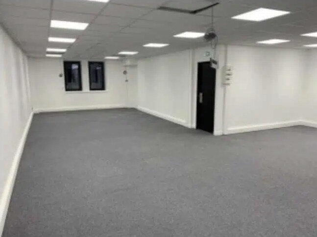 Bureau dans Vénissieux à louer Photo intérieure– Image 1 sur 10