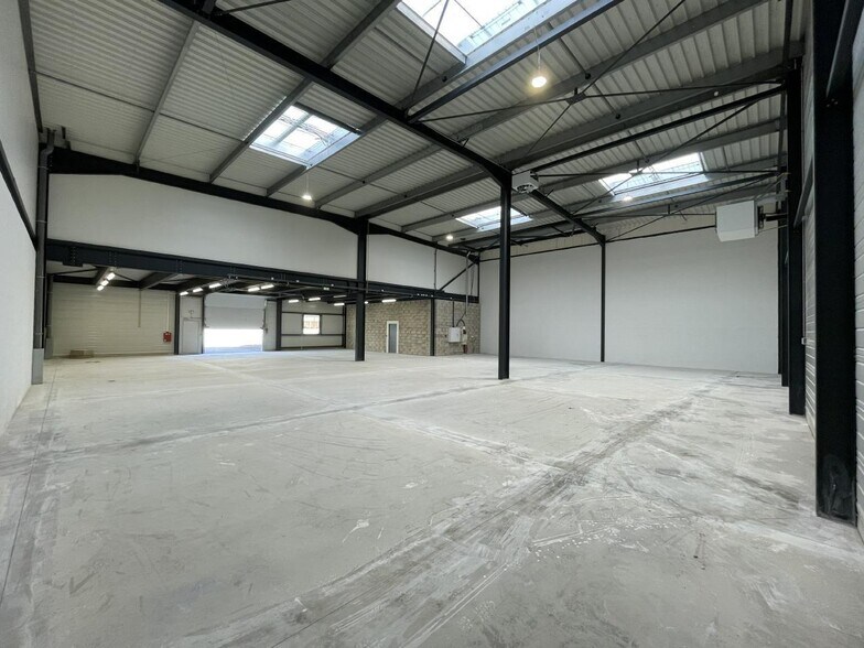 Bureau dans Gennevilliers à louer - Photo de l’immeuble – Image 3 sur 9