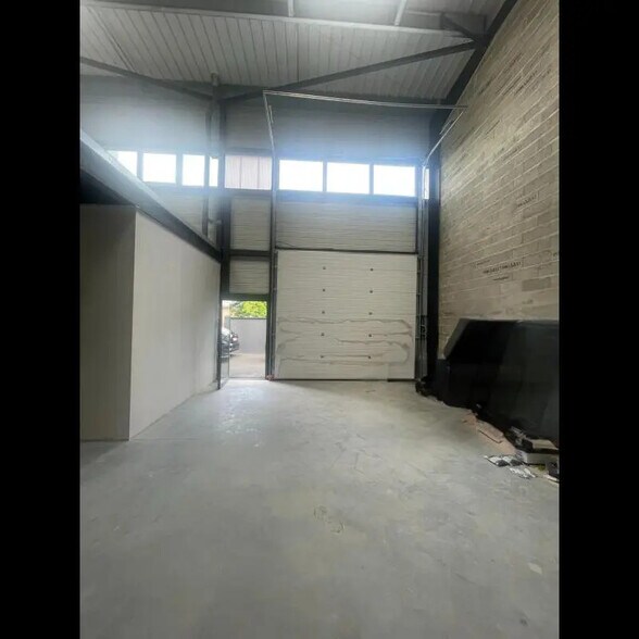 Industriel/Logistique dans Beychac-et-Caillau à louer - Photo de l’immeuble – Image 2 sur 3
