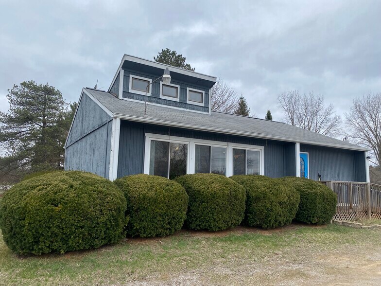 8009 N McKinley Rd, Flushing, MI à vendre - Photo de l’immeuble – Image 2 sur 18