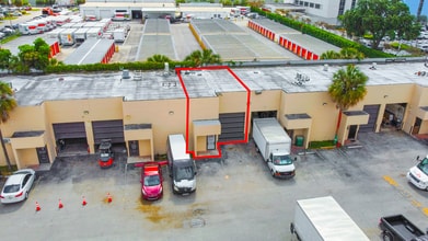 2104-2120 W 62nd St, Hialeah, FL à louer Photo intérieure– Image 1 sur 13