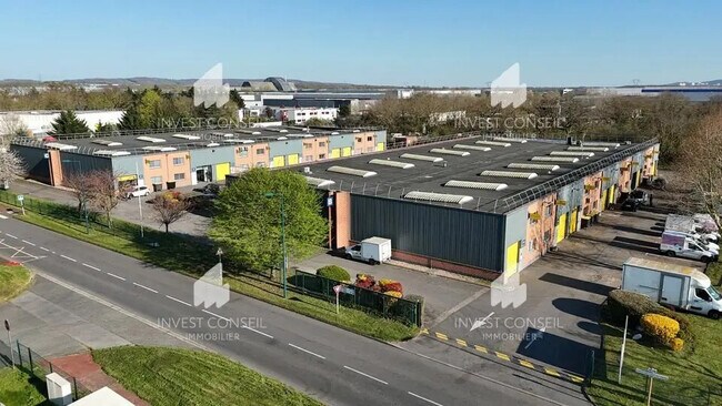 Plus de détails pour Local d'activités à louer