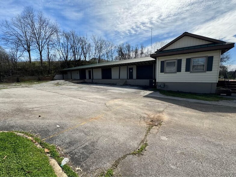 602 Veterans Dr, Florence, AL à vendre - Photo de l’immeuble – Image 3 sur 10