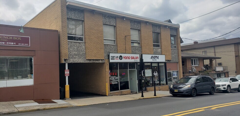 442 Main St, Fort Lee, NJ à vendre - Photo de l’immeuble – Image 1 sur 7