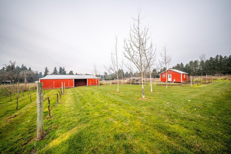 1483 SW Hoffman Rd, West Linn, OR à vendre - Photo de l’immeuble – Image 1 sur 14