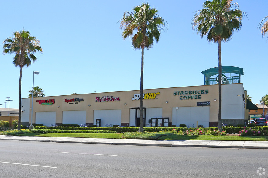 780-790 W Herndon Ave, Fresno, CA à louer - Photo de l’immeuble – Image 2 sur 4