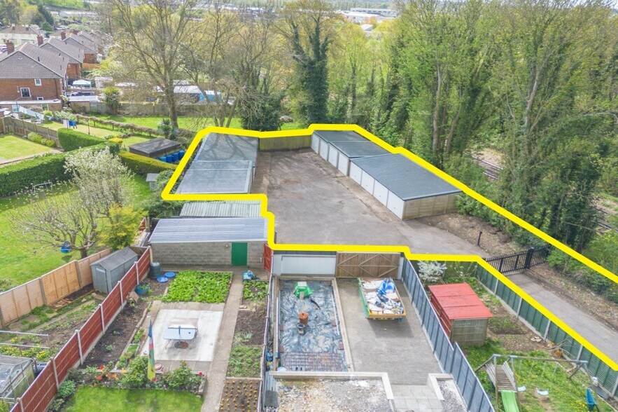1-15 Manor Way, Ashford à vendre - Photo de l’immeuble – Image 2 sur 4