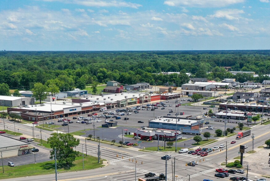 330-342 N Eastern Blvd, Fayetteville, NC à louer - Photo de l’immeuble – Image 2 sur 11