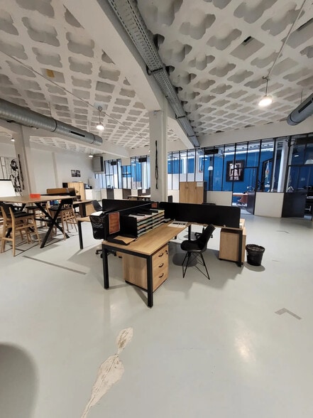 Bureau dans Lyon à vendre - Photo de l’immeuble – Image 2 sur 7