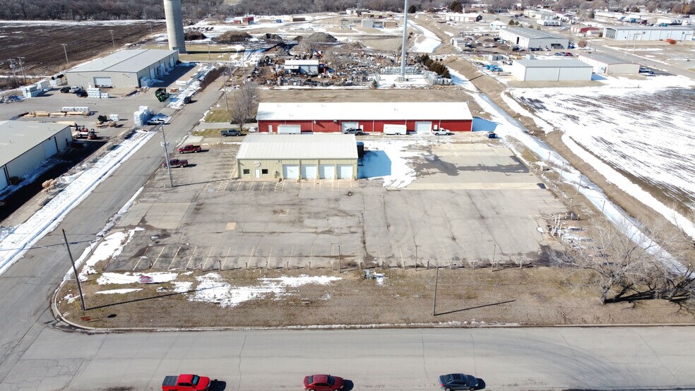 300 W Industrial St, Valley Center, KS à louer - Photo de l’immeuble – Image 3 sur 6