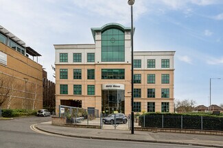 Plus de détails pour 11 Vine St, Uxbridge - Bureau à louer