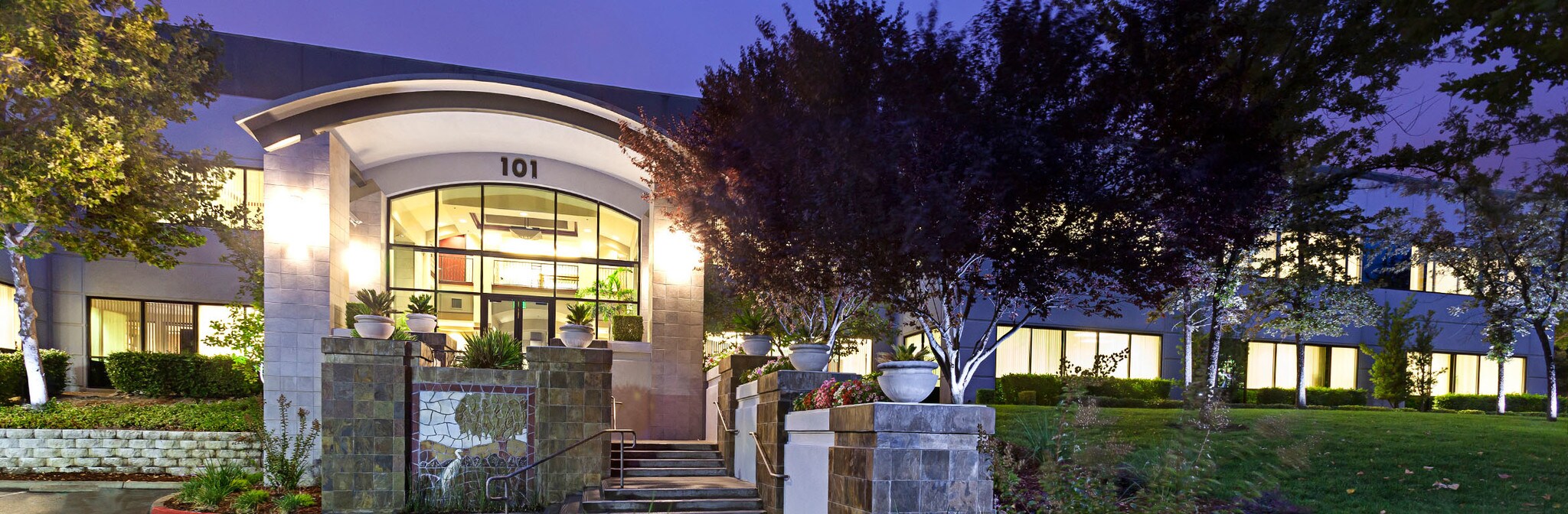 101 Parkshore Dr, Folsom, CA à louer Photo principale– Image 1 sur 16