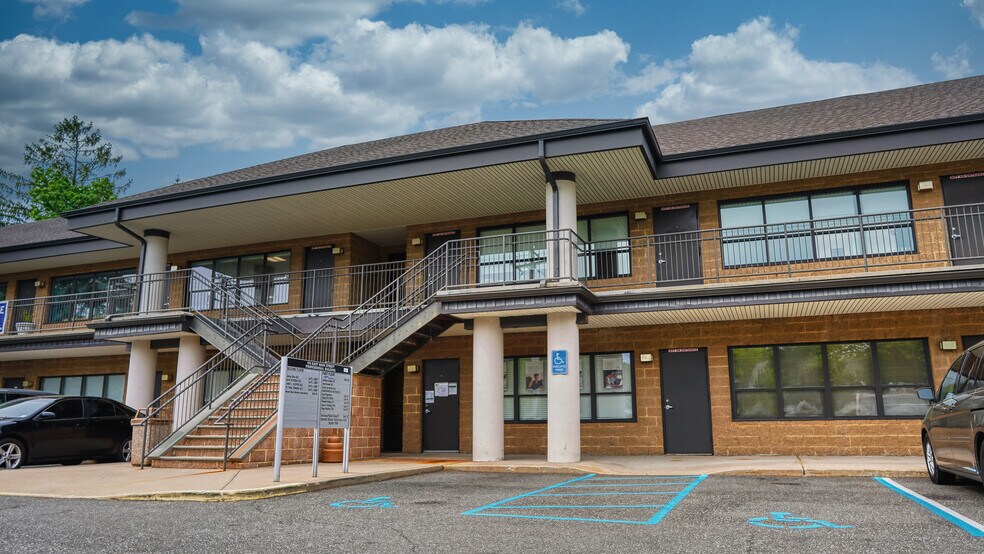 175 E Main St, Huntington, NY à louer - Photo principale – Image 1 sur 7