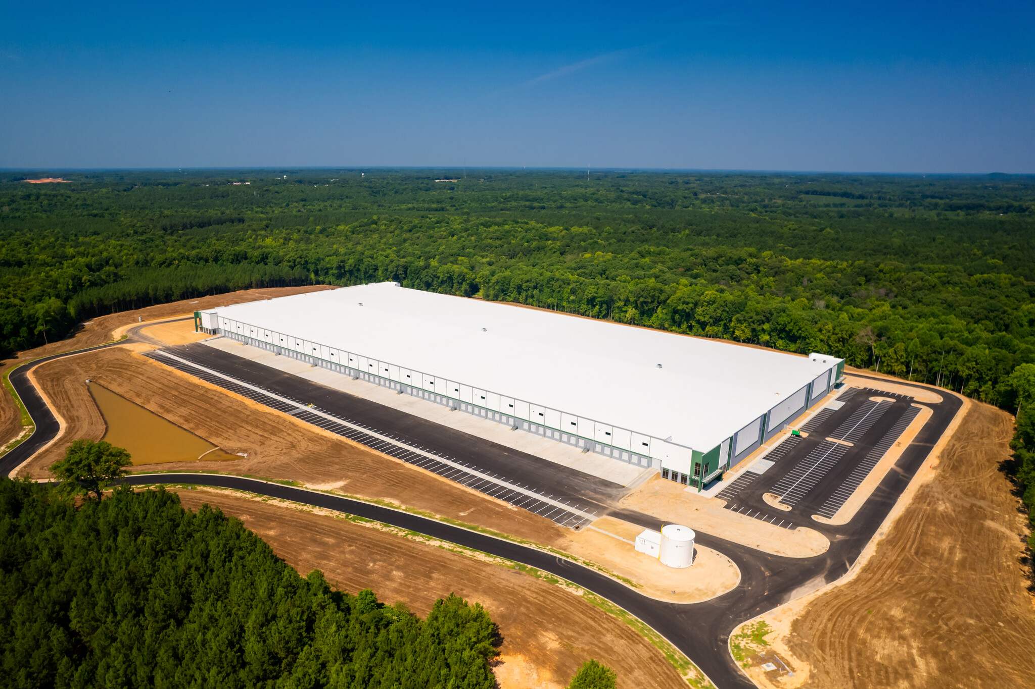 Hunter Industrial Park, Laurens, SC à louer Photo de l’immeuble– Image 1 sur 8