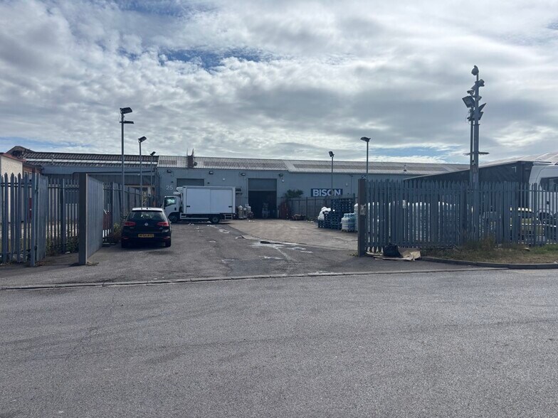 25 Unit, Caddington à louer - Photo de l’immeuble – Image 2 sur 8