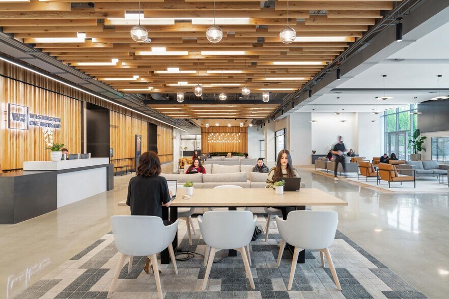 1711 Boren Ave, Seattle, WA à louer - Photo de l’immeuble – Image 2 sur 29