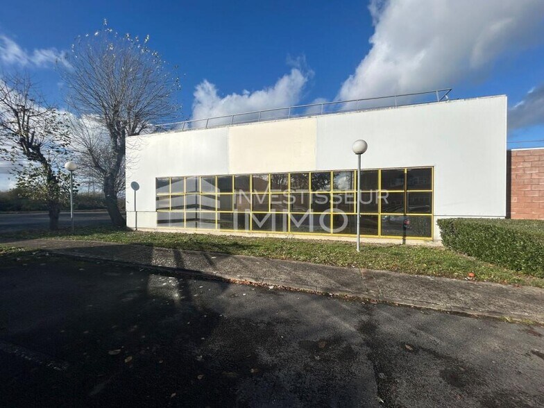 Industriel/Logistique dans Saint-Thibault-des-Vignes à louer - Photo de l’immeuble – Image 3 sur 9