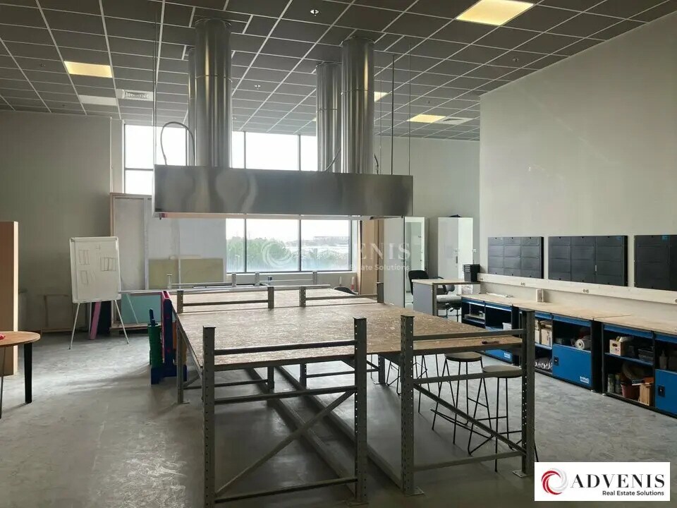 Local commercial dans Mérignac à louer Photo de l’immeuble– Image 1 sur 8