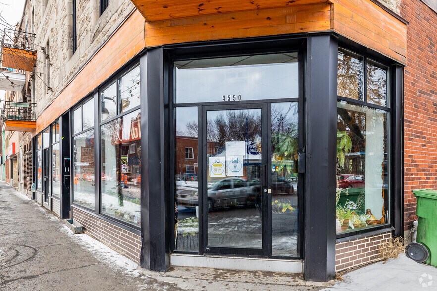 4550-4562 Rue Sainte-Catherine E, Montréal, QC à louer - Photo de l’immeuble – Image 3 sur 10