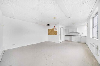 13-13A Bank St, Newquay à louer Photo de l’immeuble– Image 1 sur 4