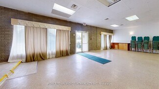 Plus de détails pour 354 Lindsay St S, Lindsay, ON - Local commercial à louer