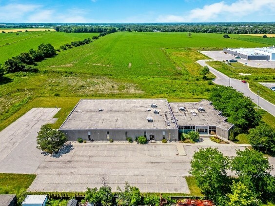 546 Governors Rd, Guelph, ON à louer - Photo de l’immeuble – Image 3 sur 6