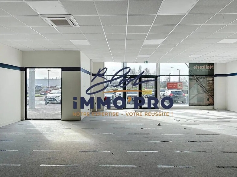 Local commercial dans L'ISLE-D'ABEAU à louer - Photo intérieure – Image 3 sur 9