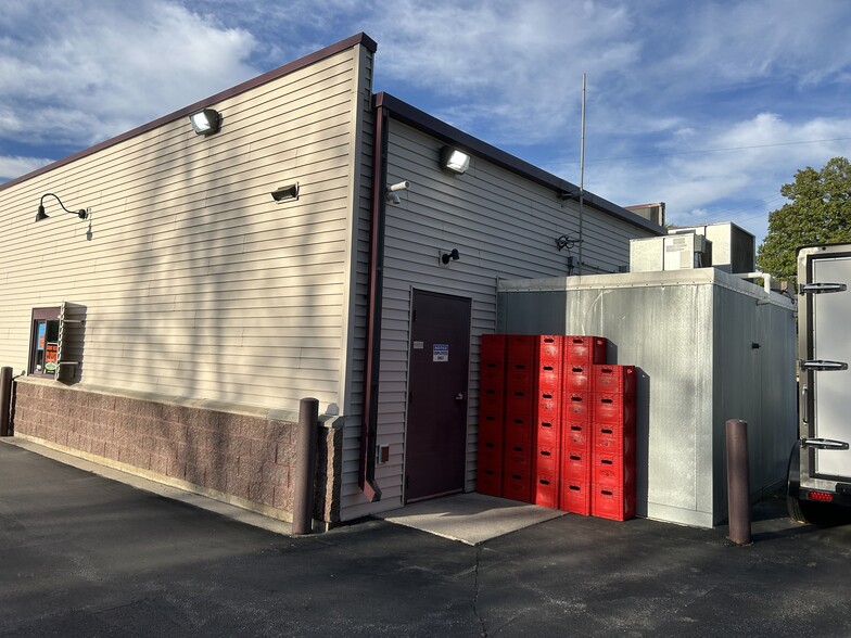 131 E Chestnut St, Chilton, WI à vendre - Photo de l’immeuble – Image 2 sur 5