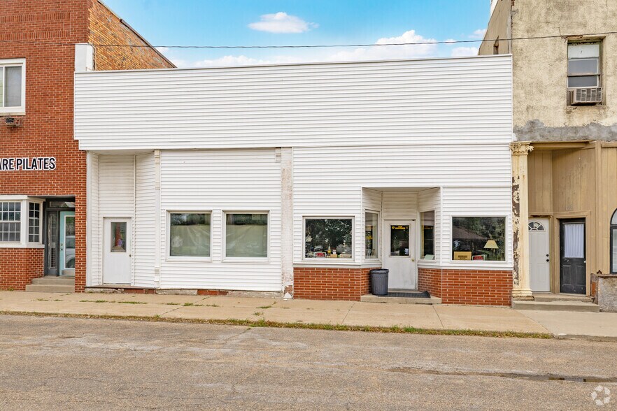 116-118 N Commerce St, Monroe, IA à vendre - Photo de l’immeuble – Image 2 sur 3