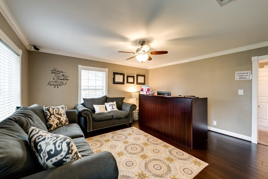 911 N Goliad St, Rockwall, TX à vendre - Photo de l’immeuble – Image 3 sur 6
