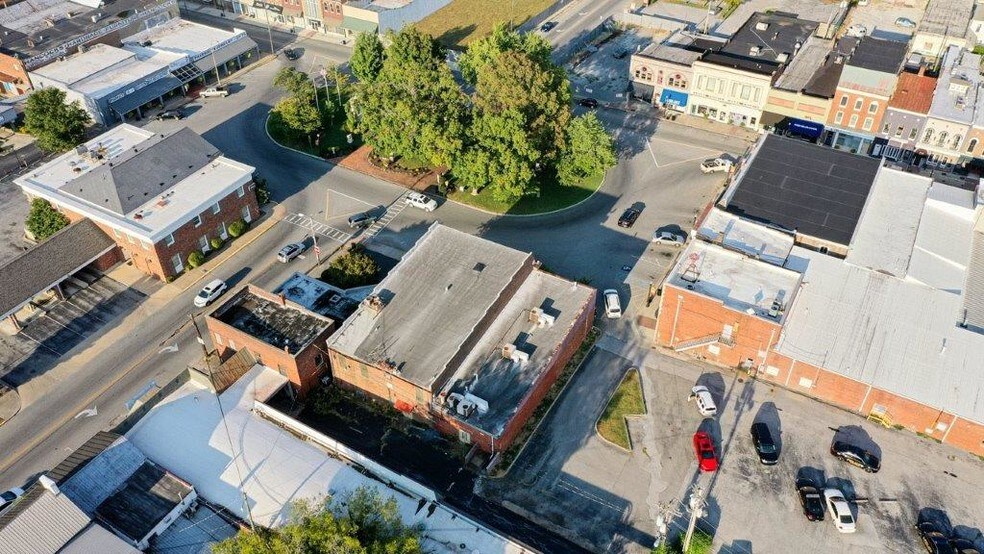 120 SW Park Sq, Russellville, KY à vendre - Photo de l’immeuble – Image 3 sur 6