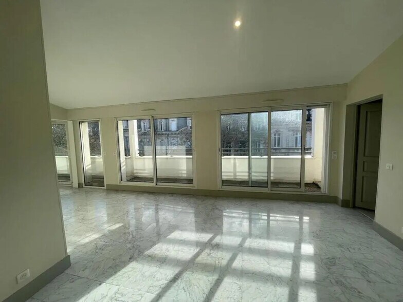 Bureau dans Bordeaux à louer - Photo intérieure – Image 3 sur 9