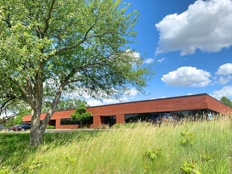 1902 Fox Dr, Champaign, IL à louer - Photo de l’immeuble – Image 2 sur 9