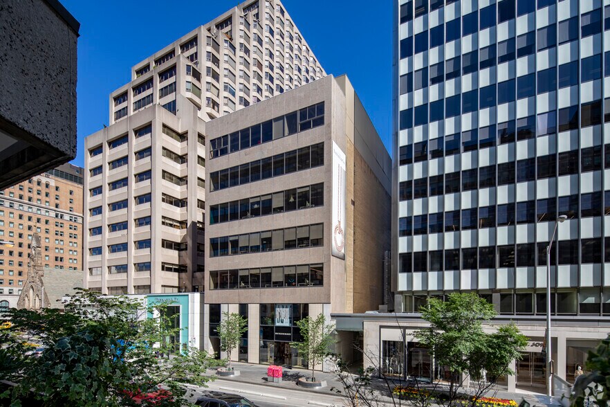 144-146 Bloor St W, Toronto, ON à louer - Photo de l’immeuble – Image 2 sur 6